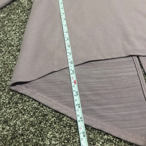 Athleisure top - Picture 6 of 7